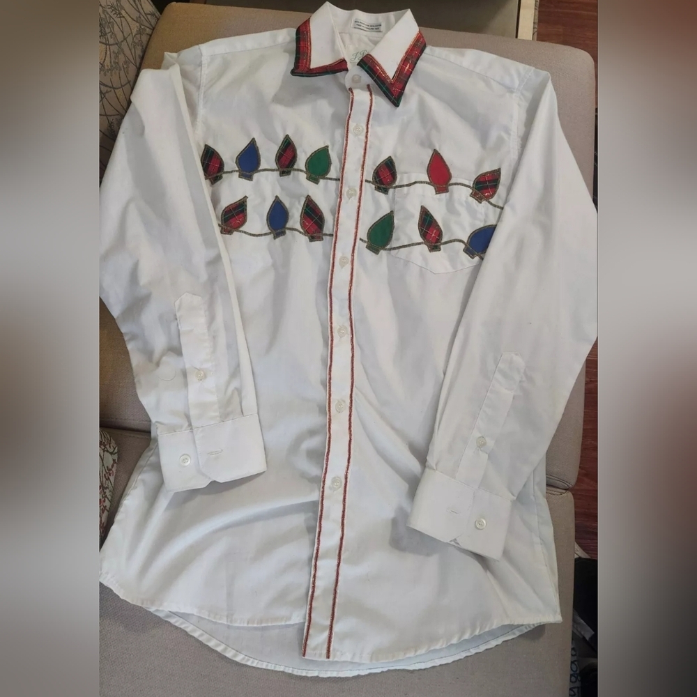 Festive vintage women's button-down Christmas shirt embroidered
